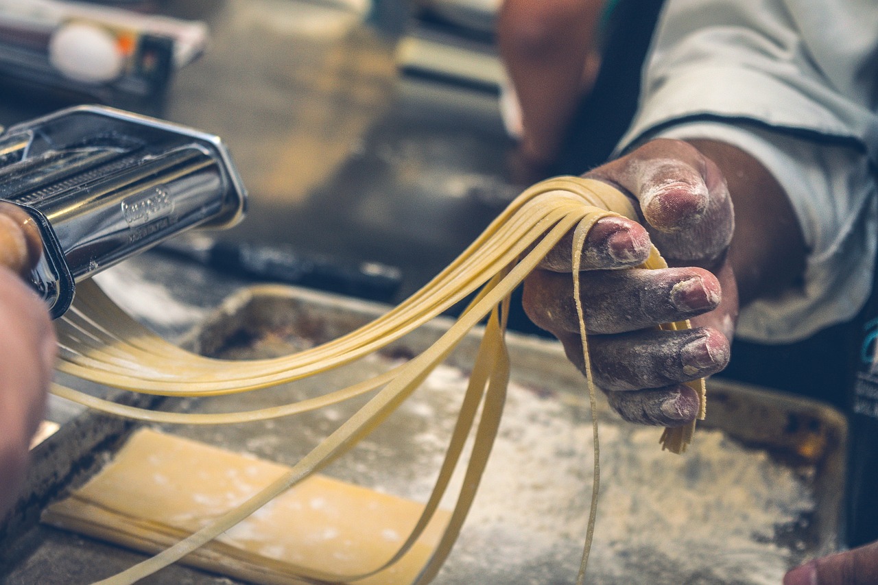 Student World Online | Making pasta
